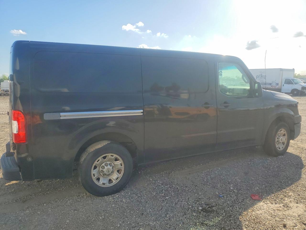 NISSAN NV