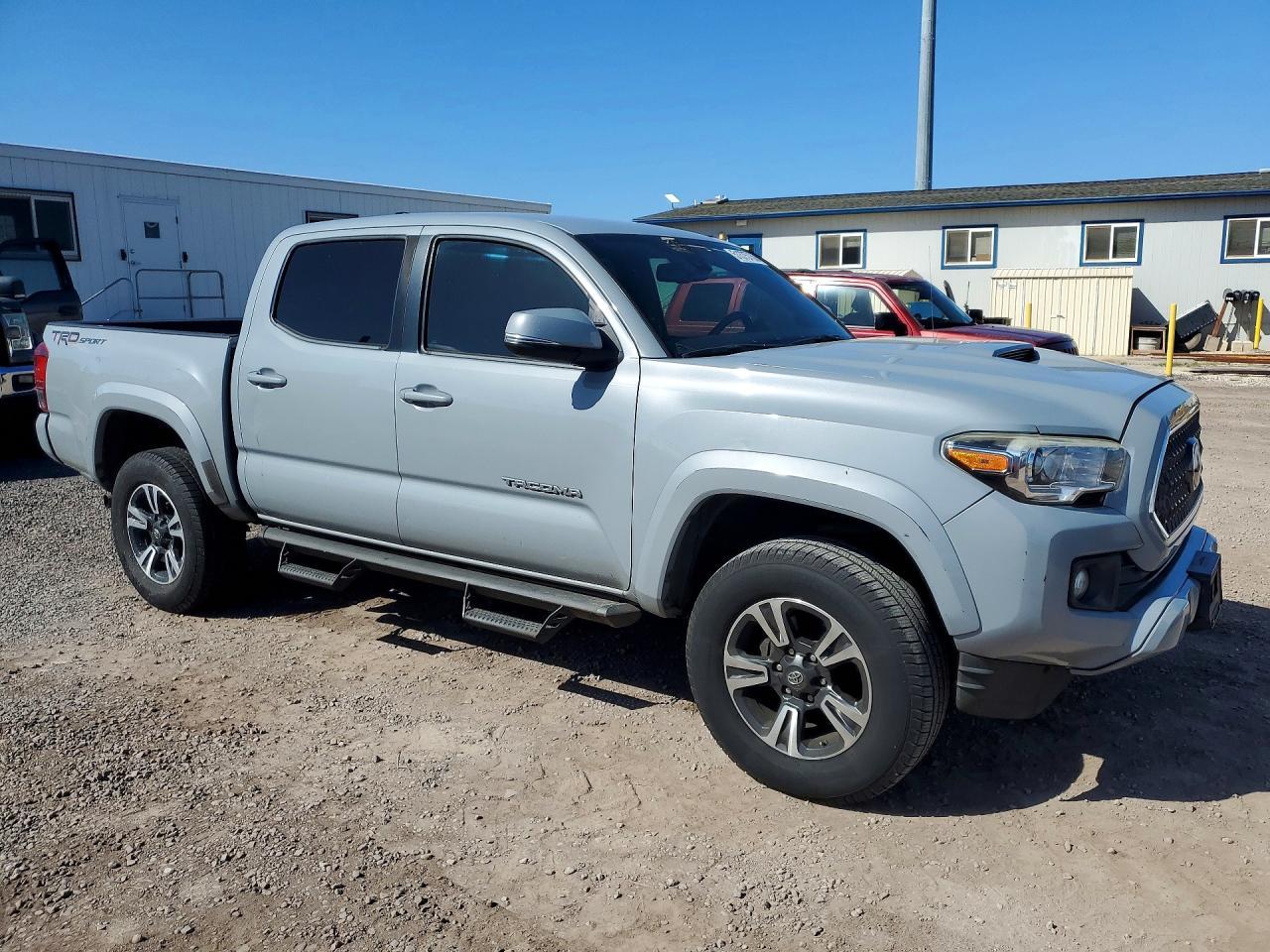 TOYOTA TACOMA