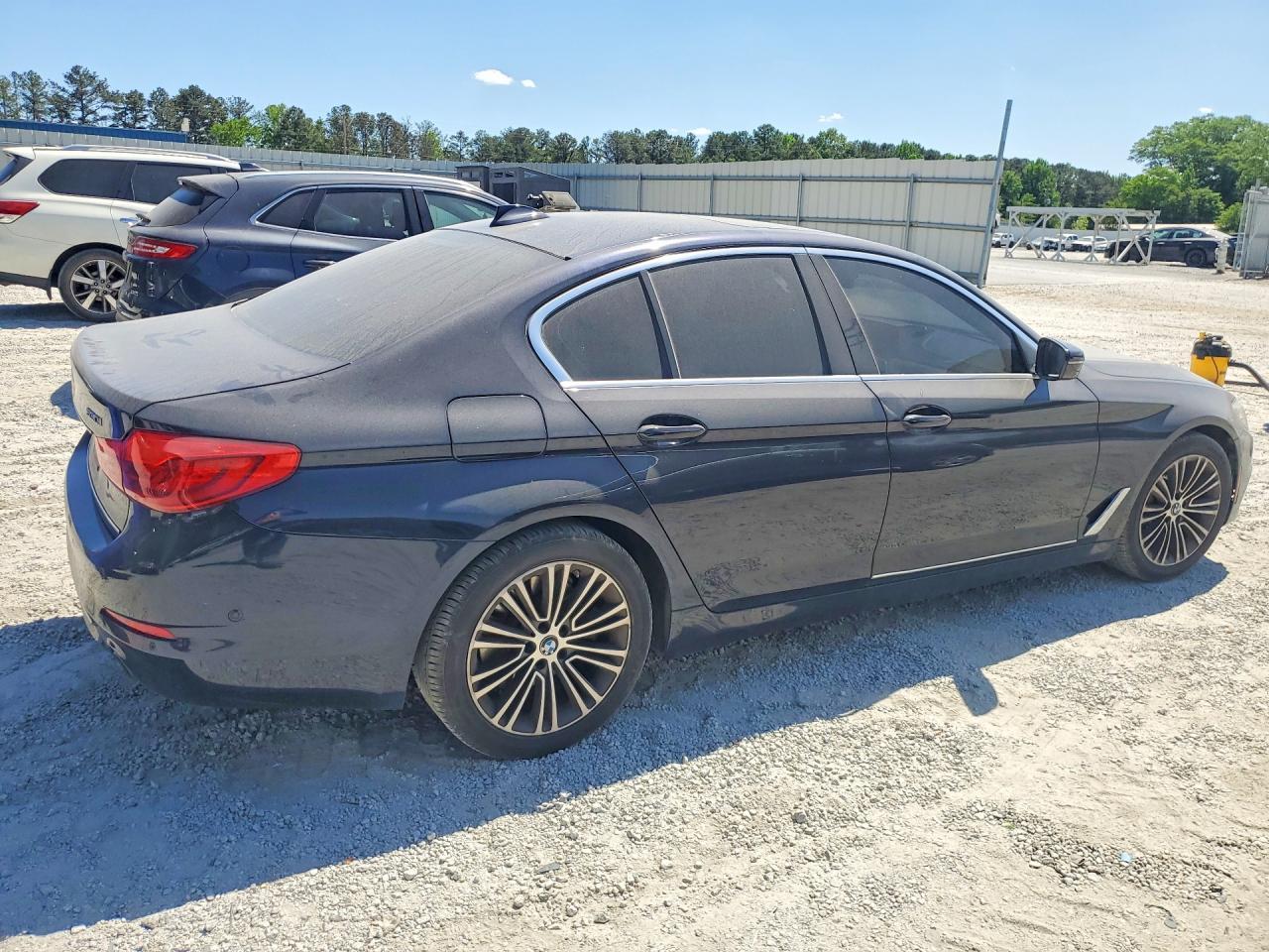 2019 BMW 5 SERIES — фото 3