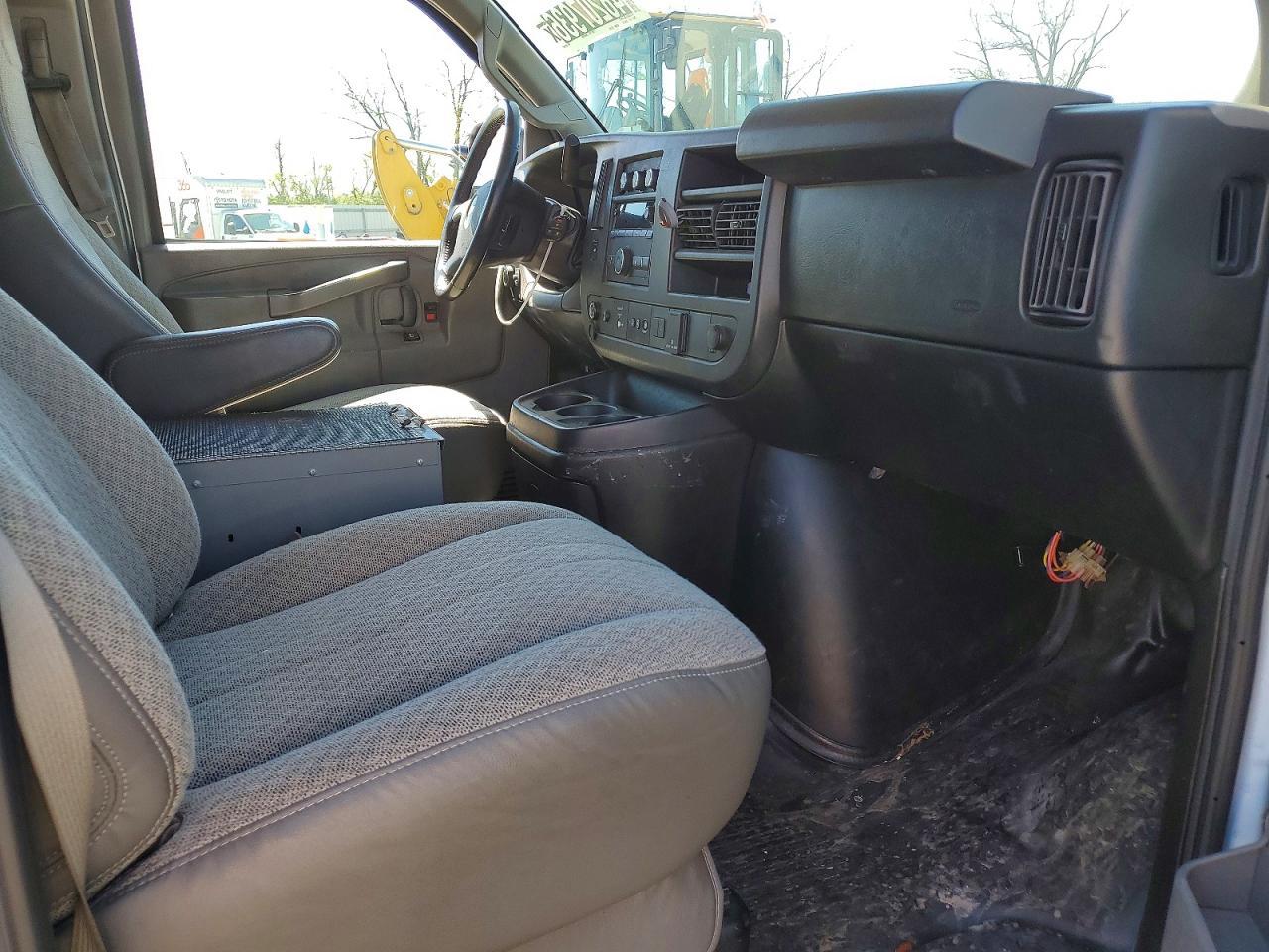 2019 CHEVROLET EXPRESS — фото 10