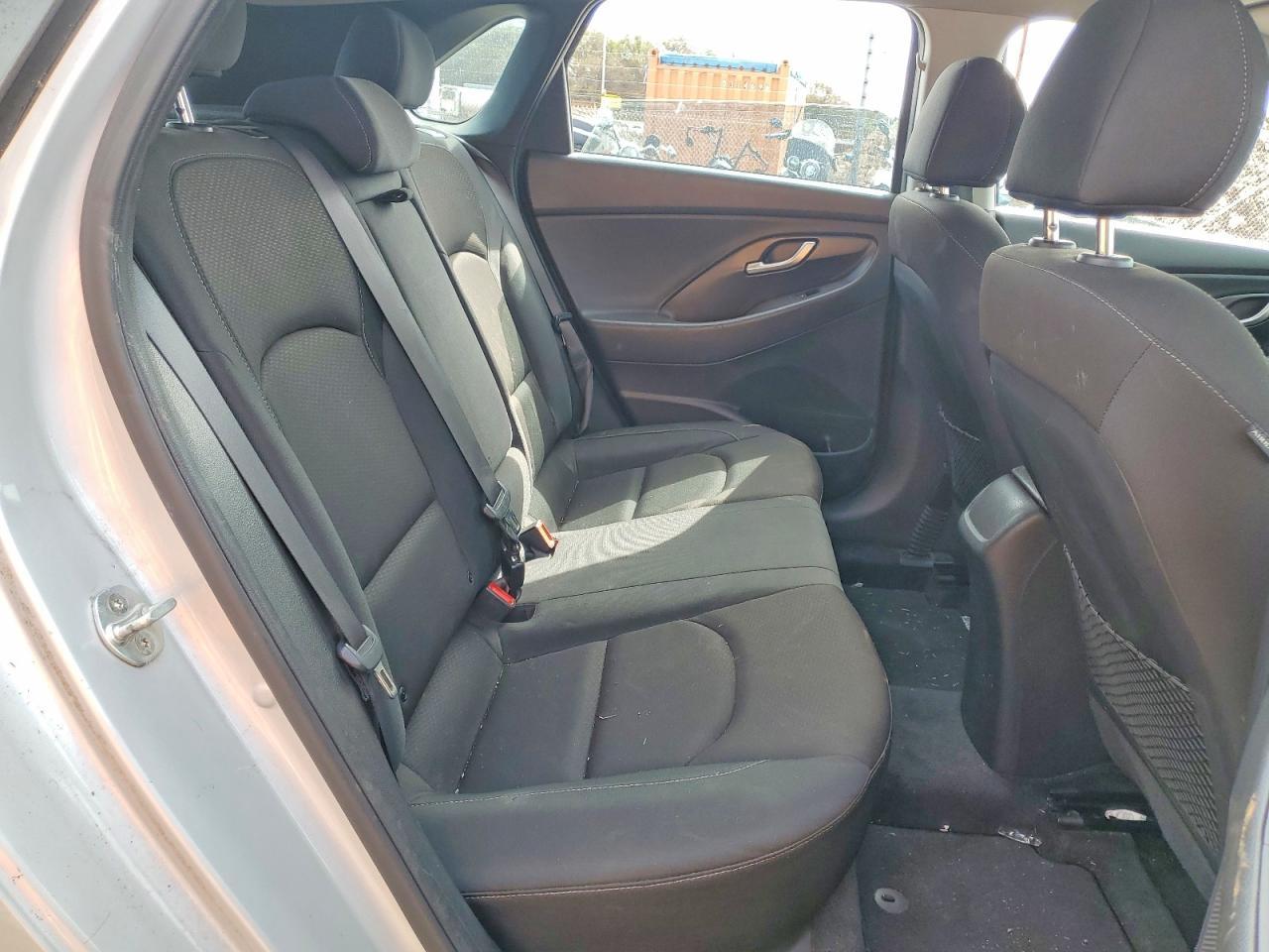 2018 HYUNDAI ELANTRA — фото 10