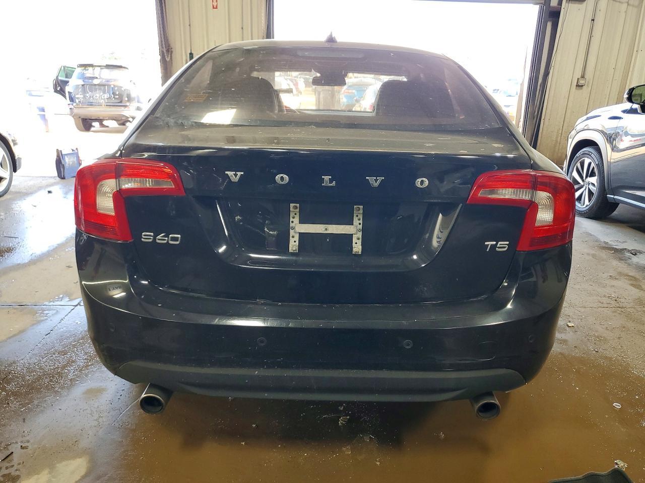 2013 VOLVO S60 — фото 6