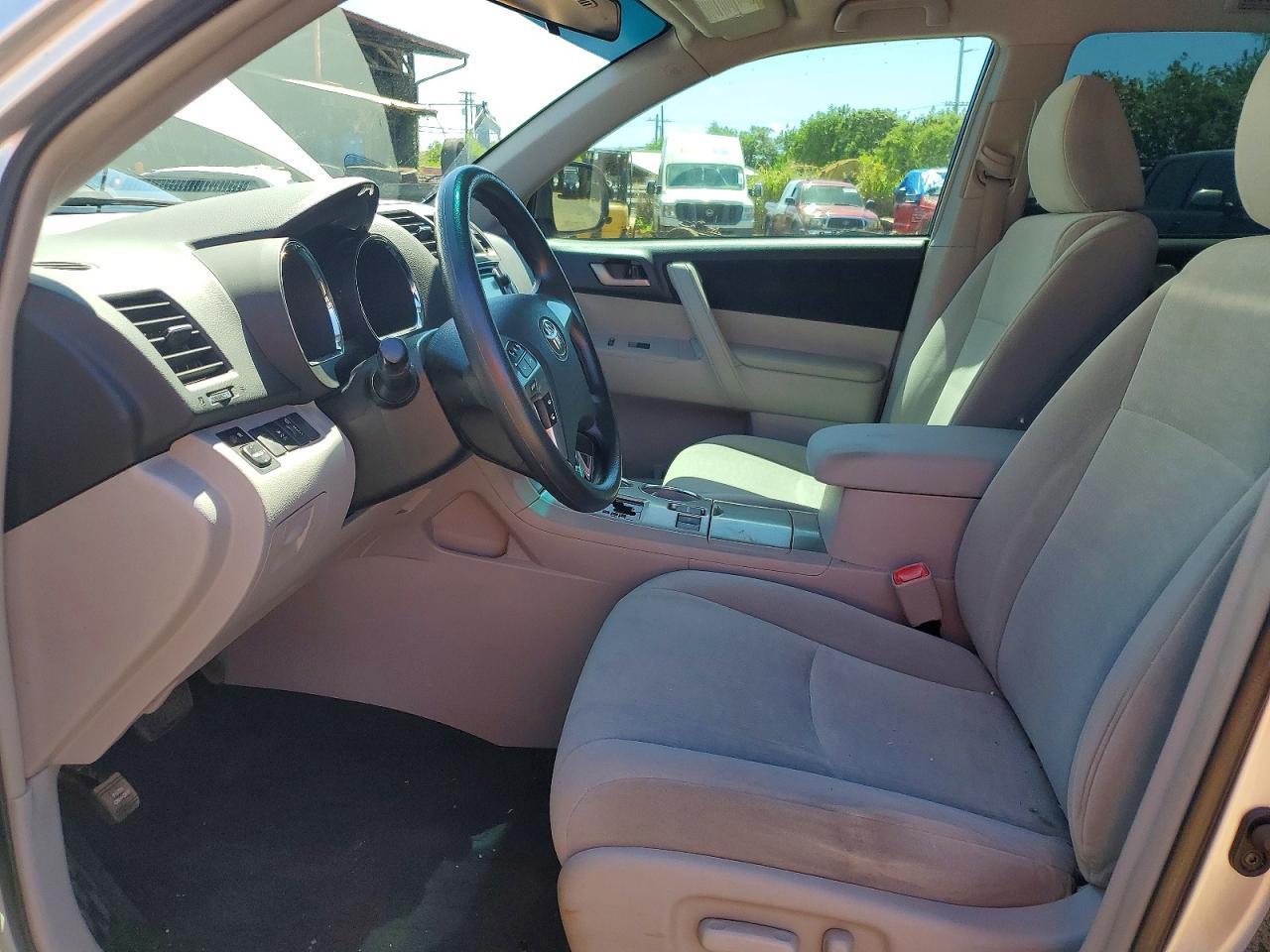 TOYOTA HIGHLANDER