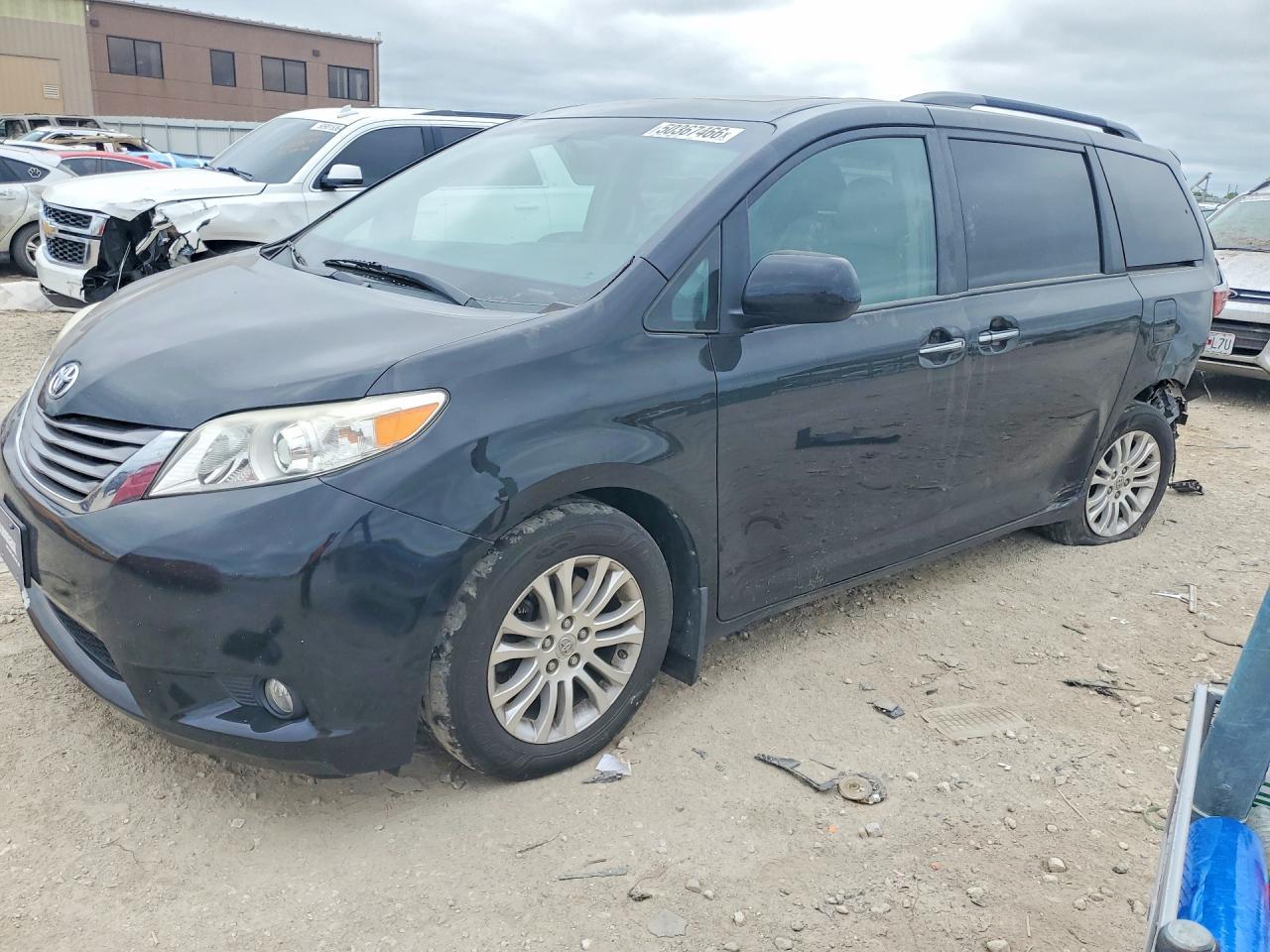 2015 TOYOTA SIENNA — фото 1