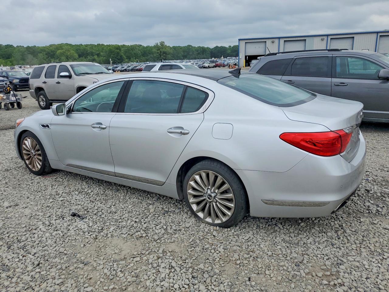 KIA K900
