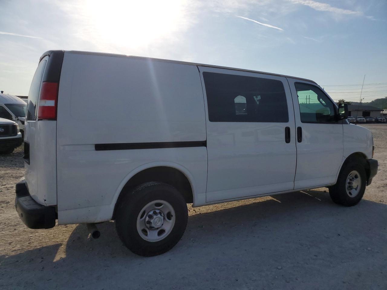 2019 CHEVROLET EXPRESS — фото 3