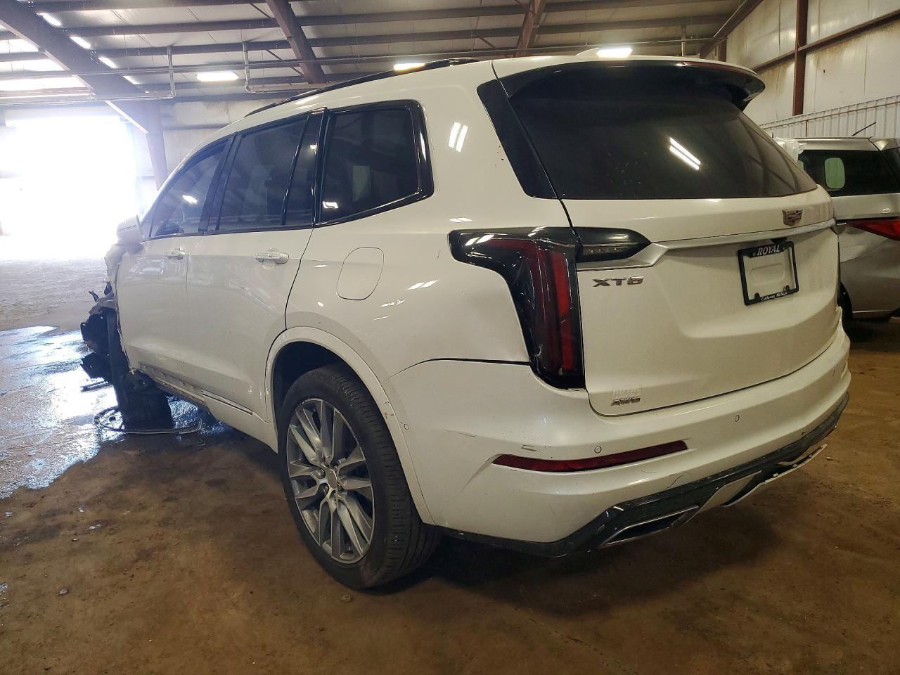 CADILLAC XT6