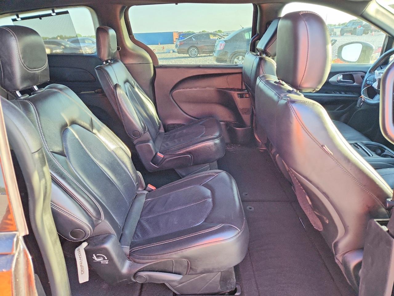 CHRYSLER PACIFICA