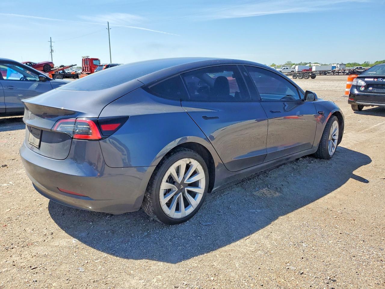 2023 TESLA MODEL 3 — фото 3