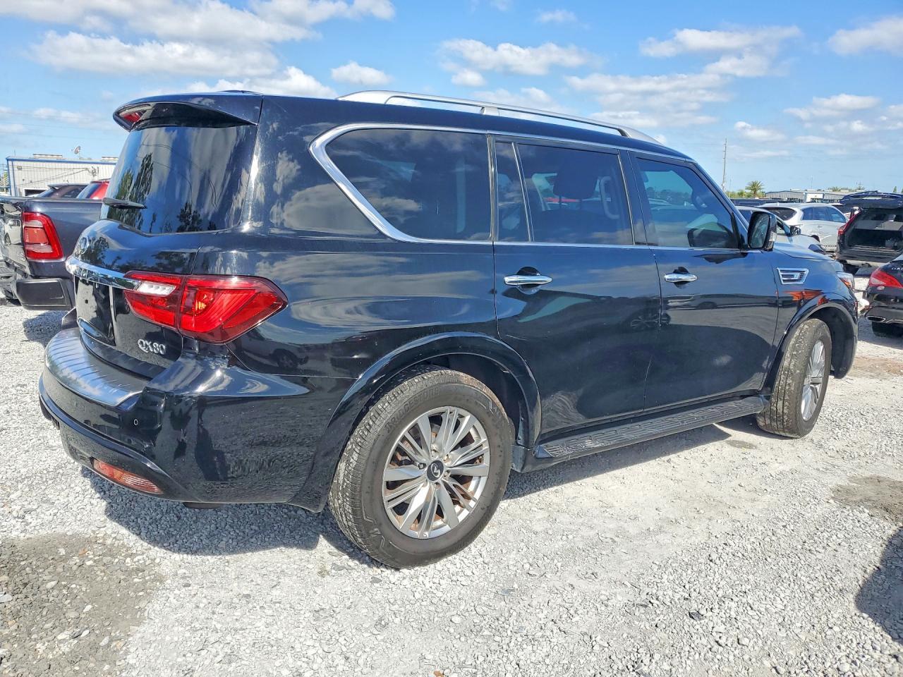 INFINITI QX80