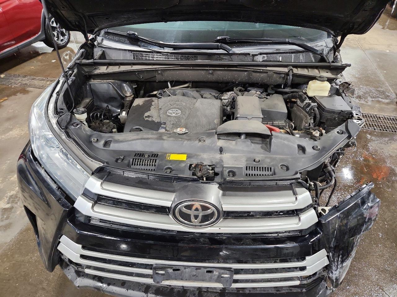 2017 TOYOTA HIGHLANDER — фото 12