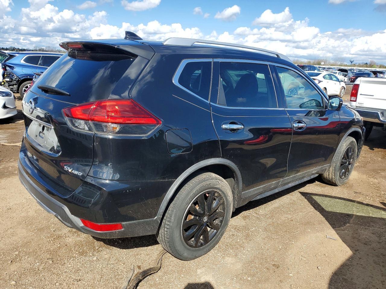 2017 NISSAN ROGUE — фото 3