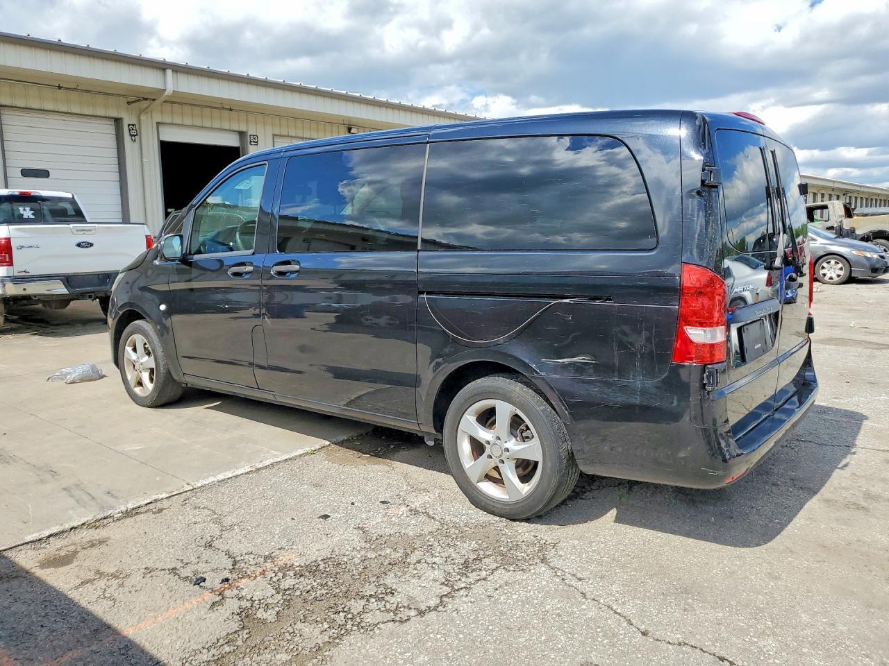2018 MERCEDES-BENZ METRIS — фото 2