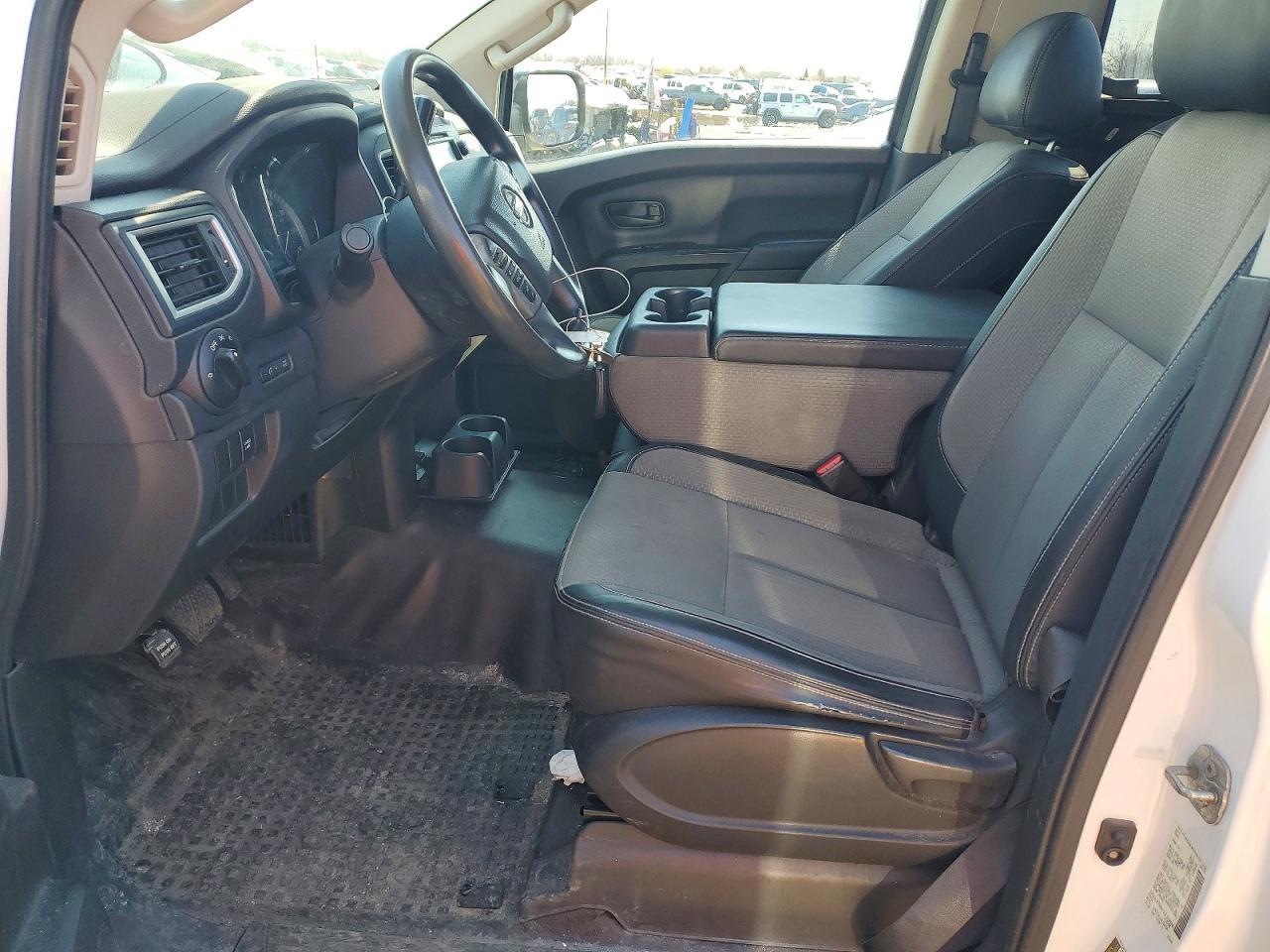 NISSAN TITAN