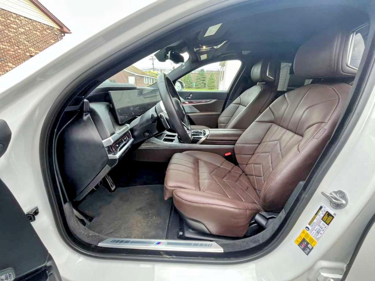 BMW I7