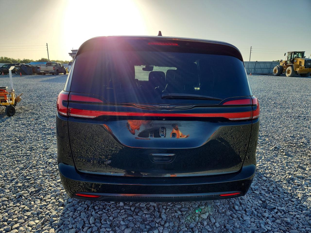 CHRYSLER PACIFICA