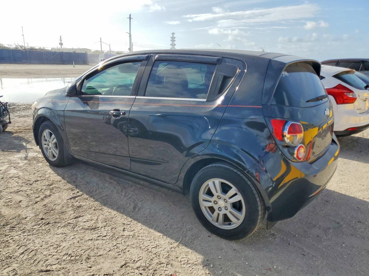 2015 CHEVROLET SONIC — фото 2