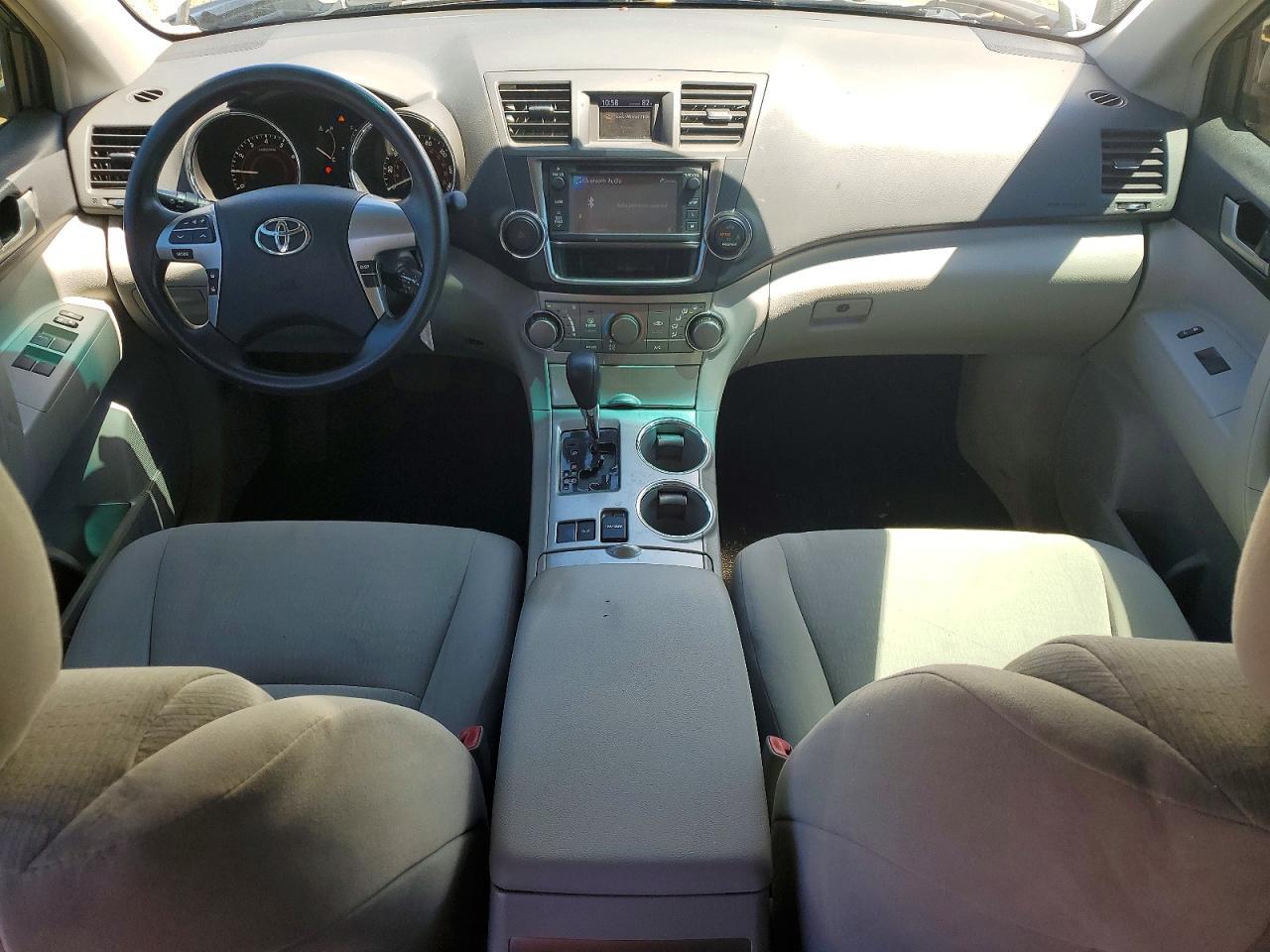 TOYOTA HIGHLANDER