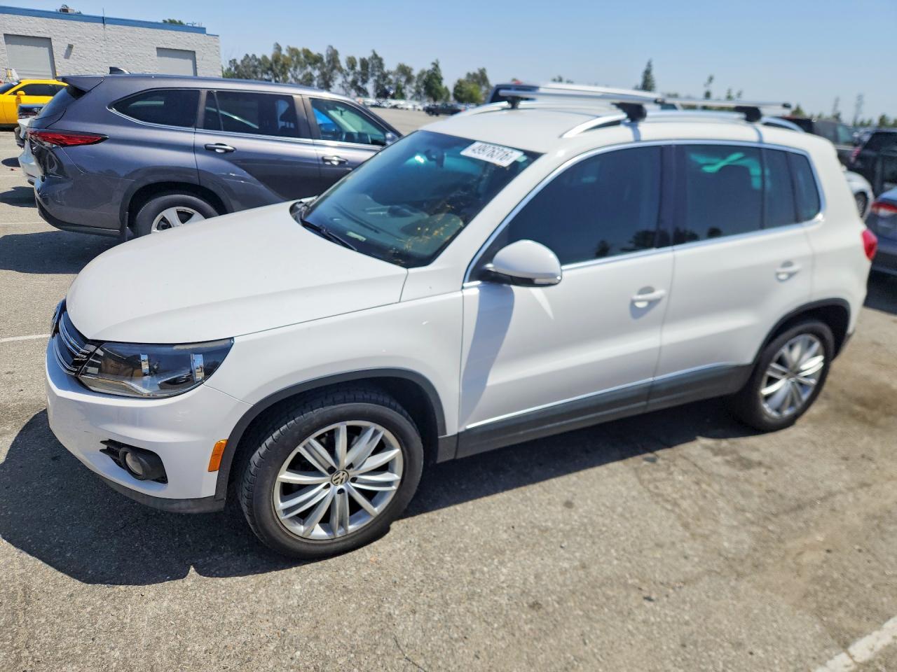 VOLKSWAGEN TIGUAN