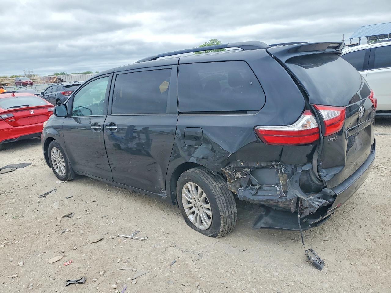 2015 TOYOTA SIENNA — фото 2