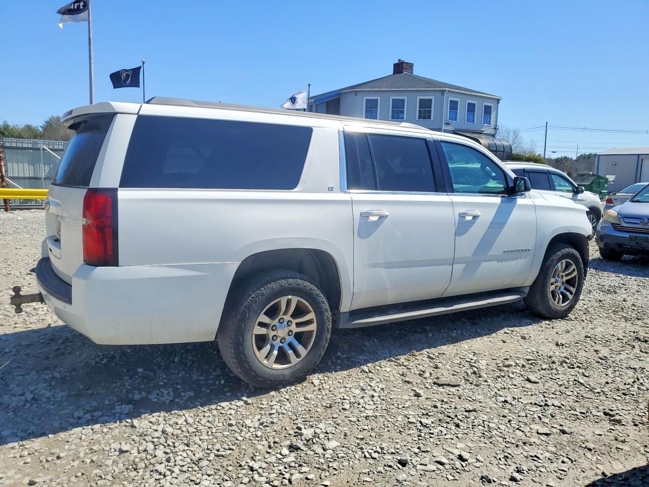 2016 CHEVROLET SUBURBAN — фото 3