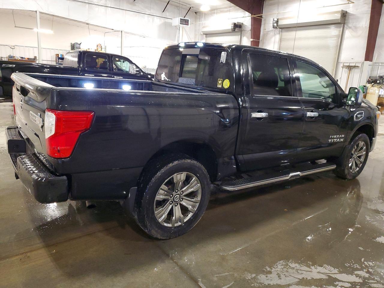 2017 NISSAN TITAN — фото 3