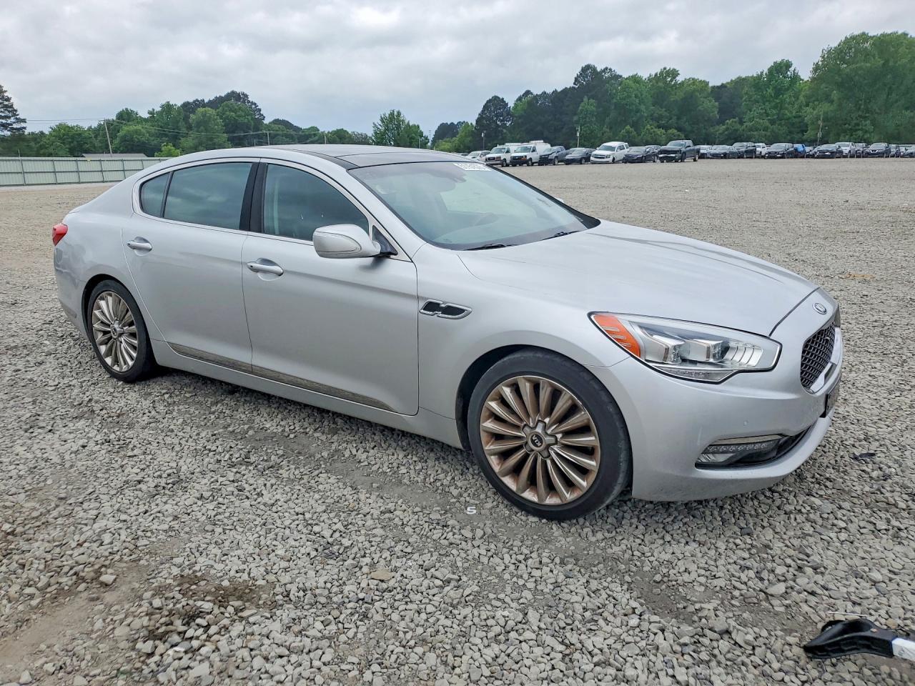 KIA K900