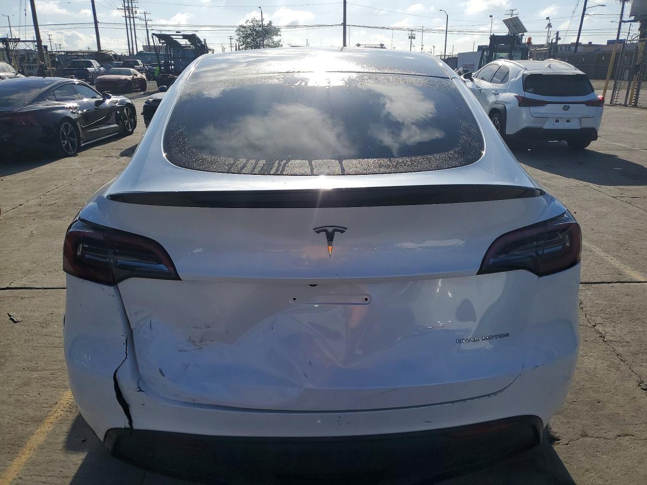 2023 TESLA MODEL Y — фото 6
