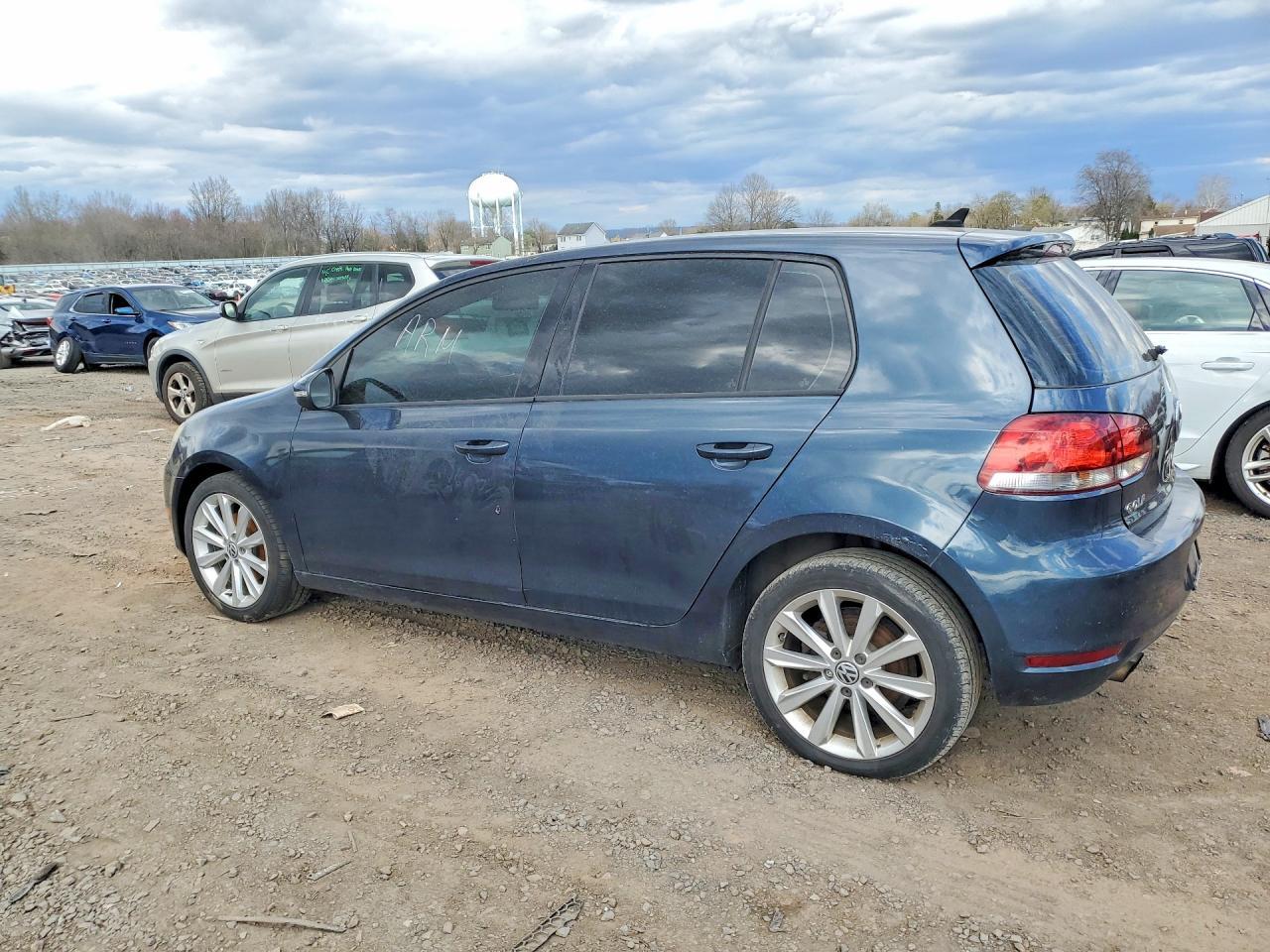 VOLKSWAGEN GOLF