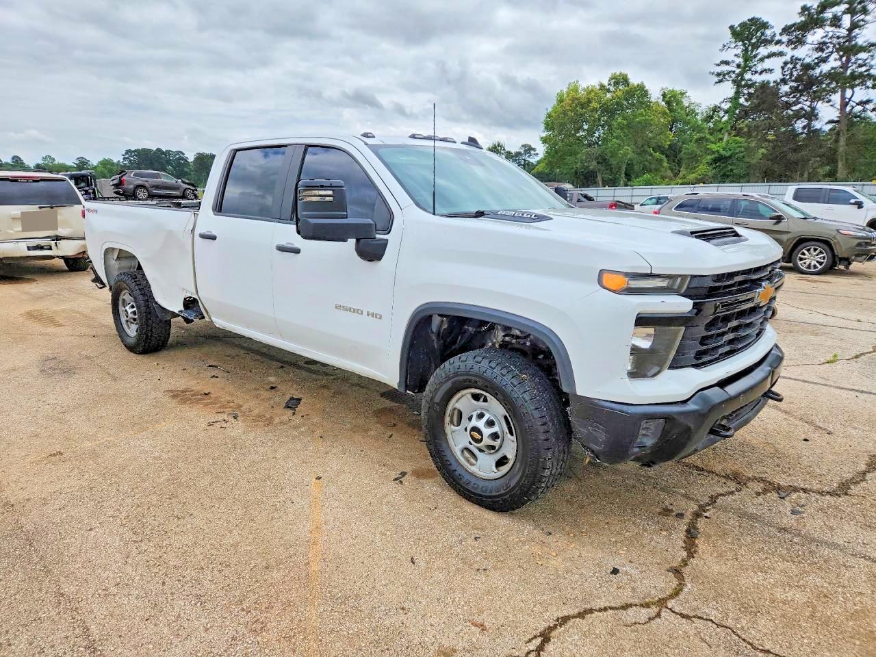 2024 CHEVROLET SILVERADO 2500 — фото 4