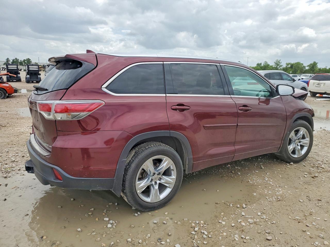 TOYOTA HIGHLANDER