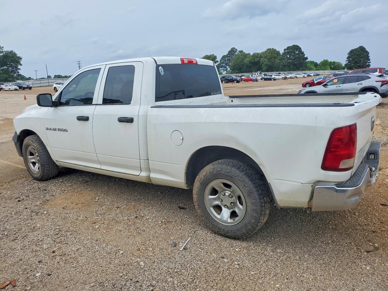 2011 DODGE RAM 1500 — фото 2