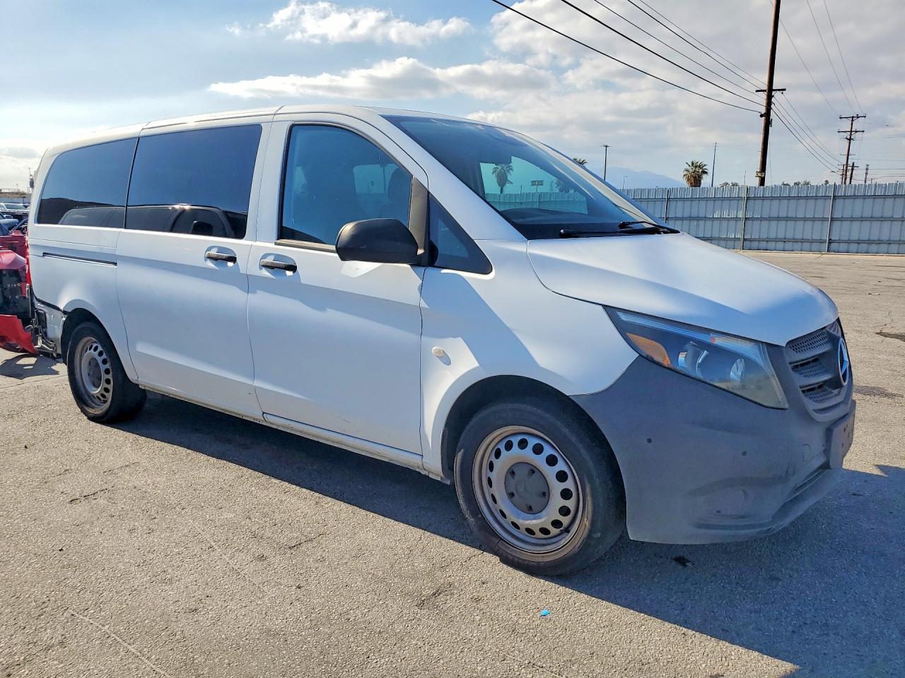 2019 MERCEDES-BENZ METRIS — фото 4