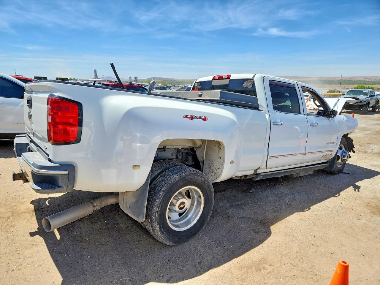 2016 CHEVROLET SILVERADO 3500 — фото 3