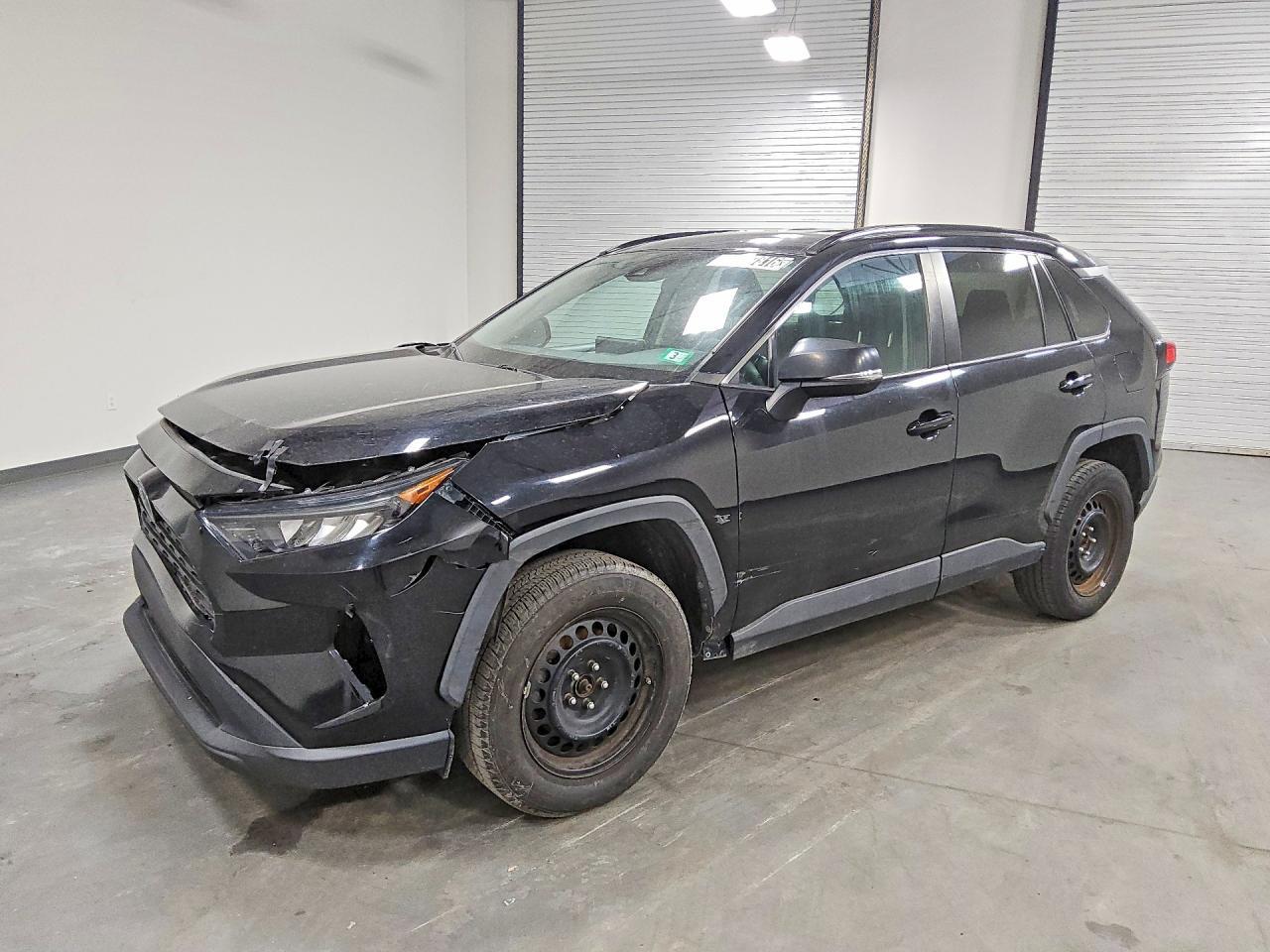 2019 TOYOTA RAV4 — фото 1