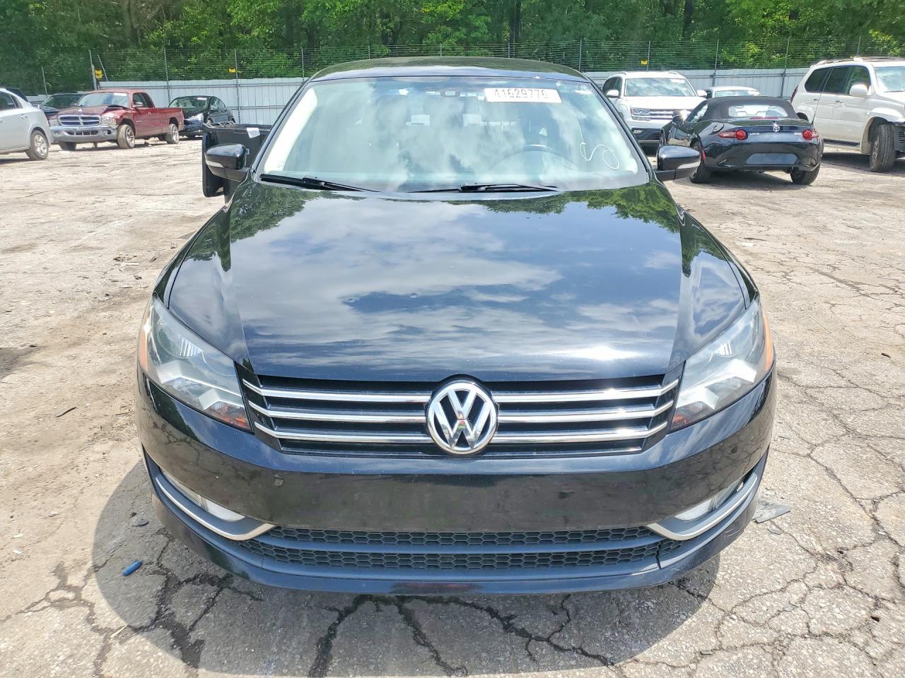 VOLKSWAGEN PASSAT