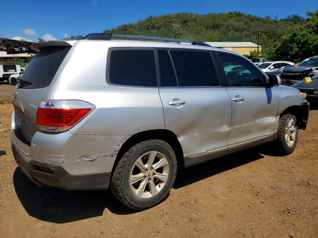 TOYOTA HIGHLANDER