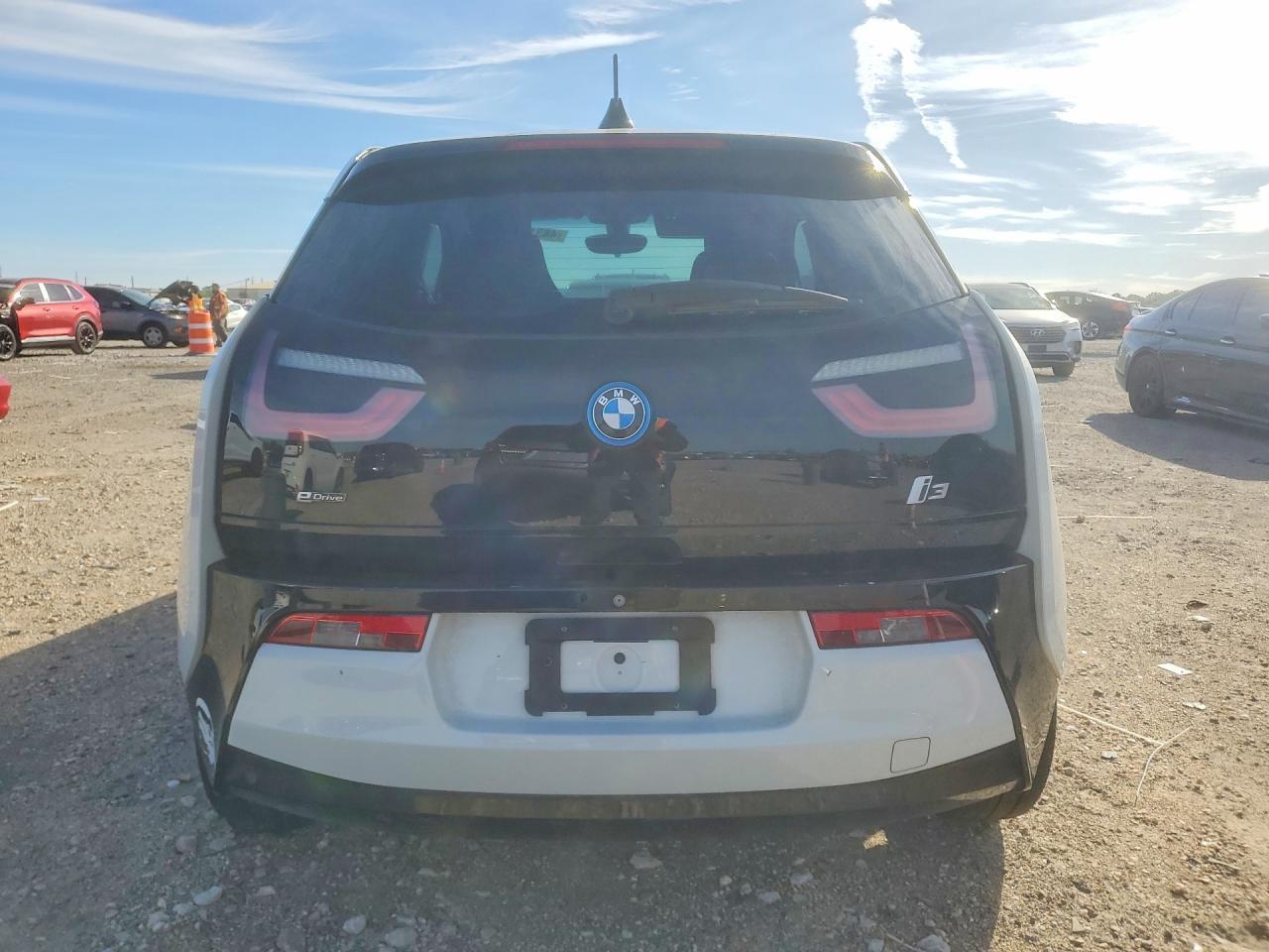 2017 BMW I3 — фото 6
