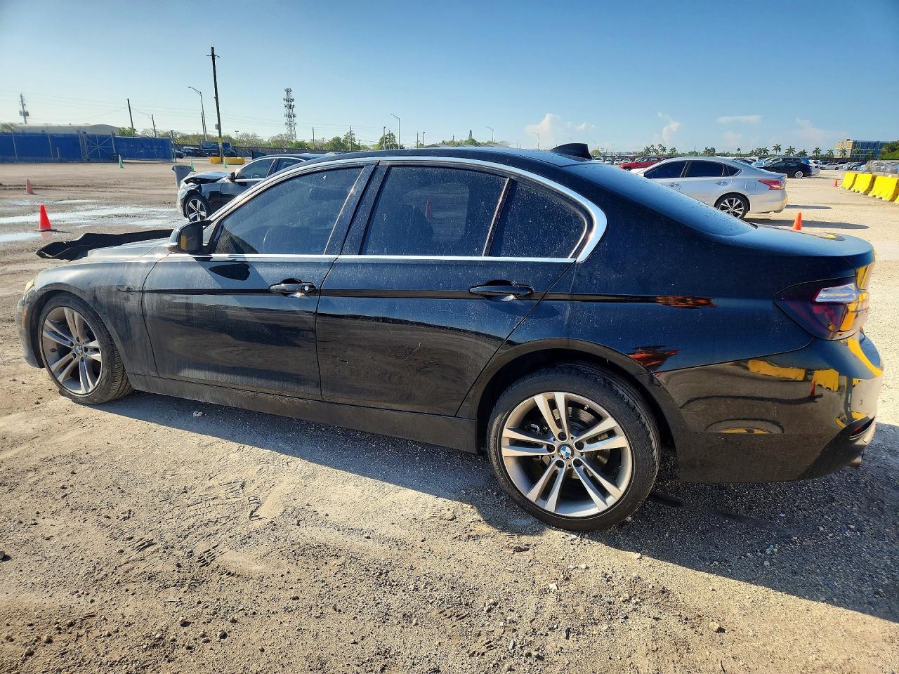 2017 BMW 3 SERIES — фото 2