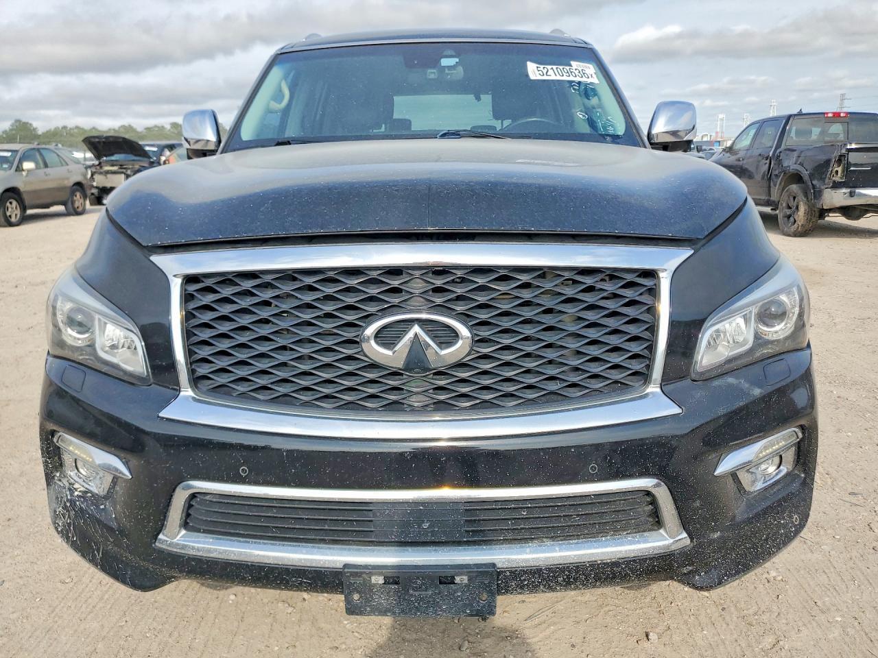 2017 INFINITI QX80 — фото 5