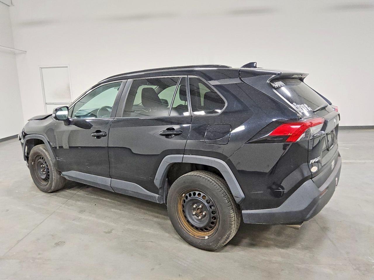2019 TOYOTA RAV4 — фото 2