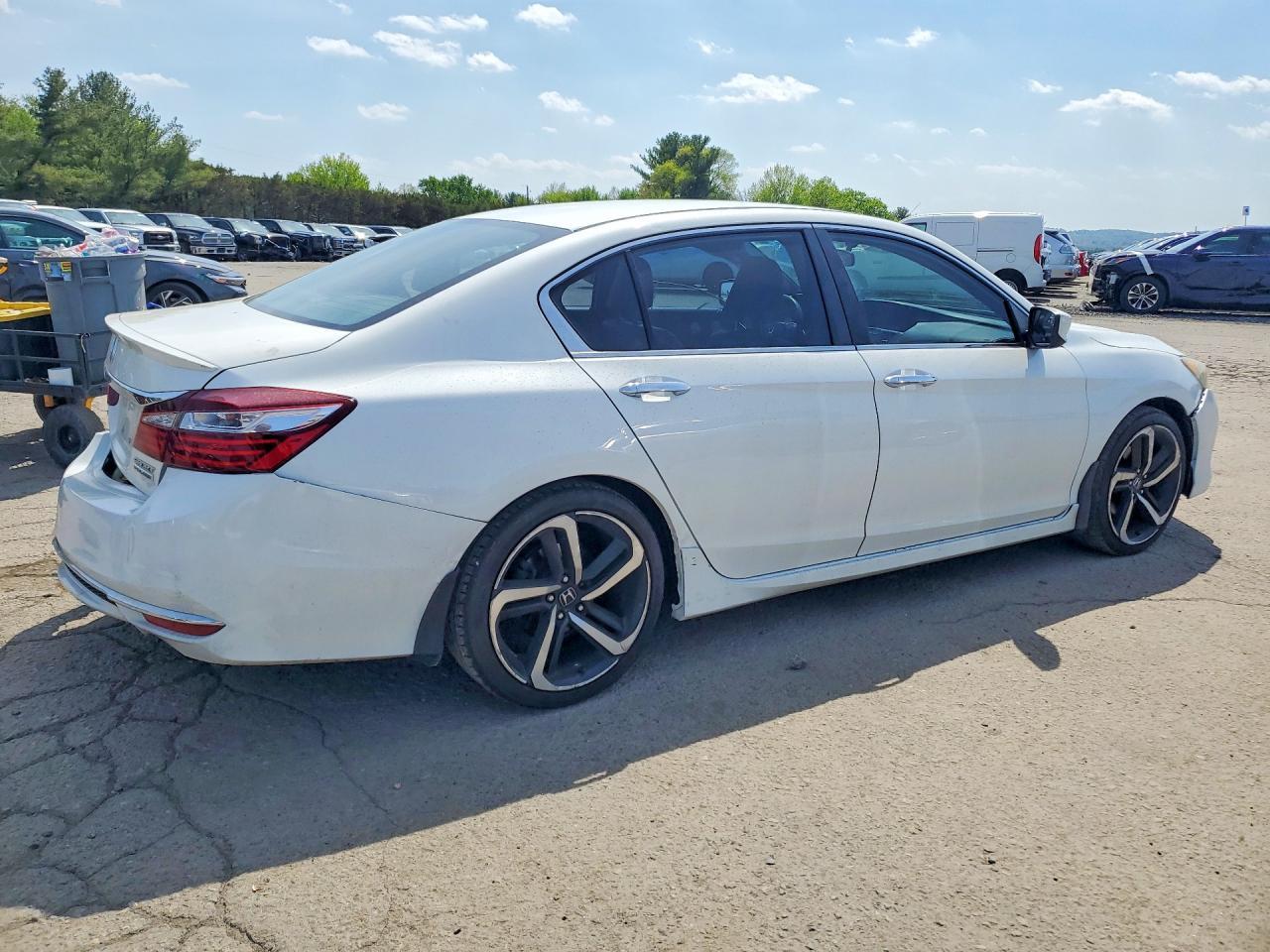 2017 HONDA ACCORD — фото 3