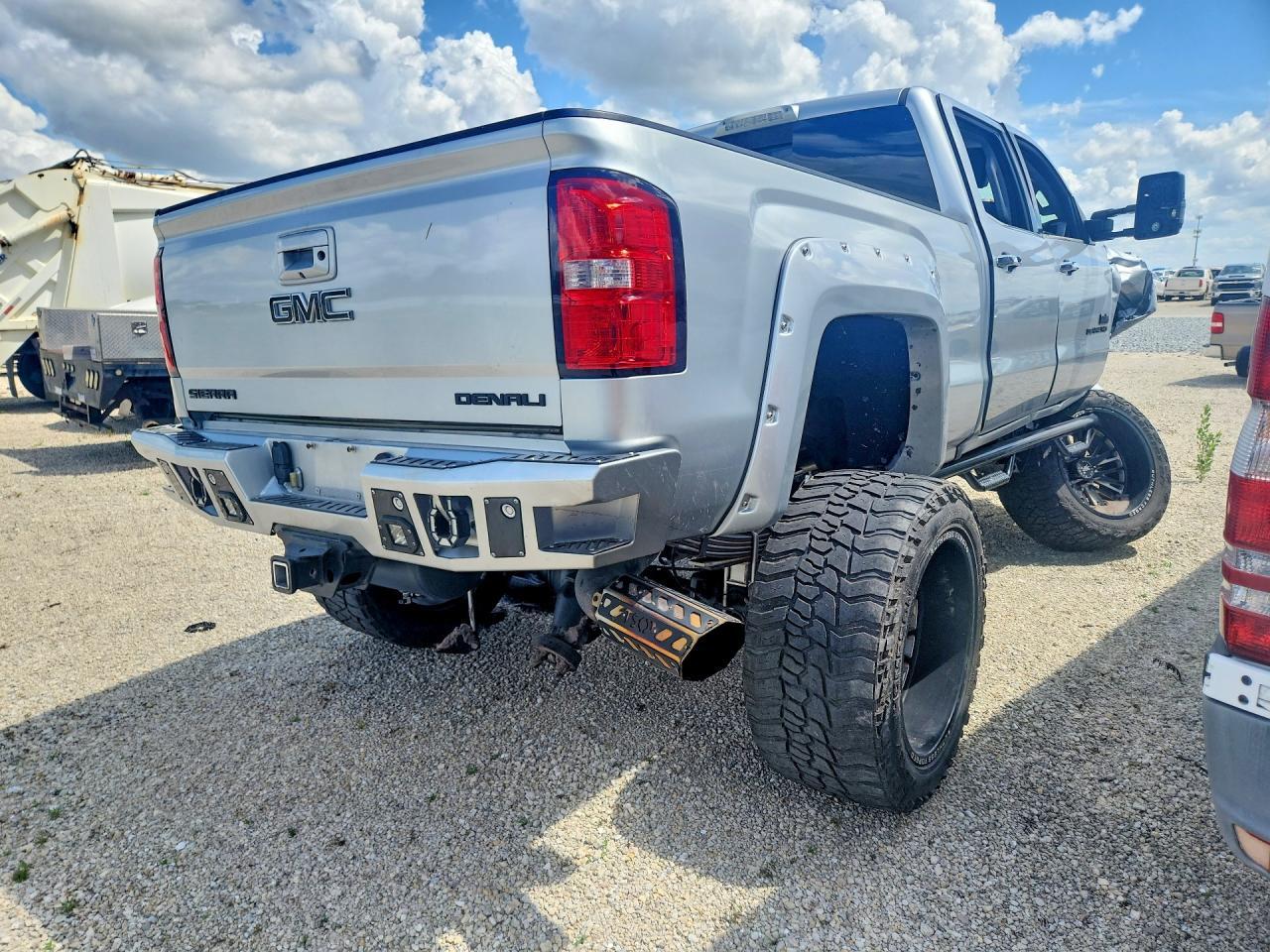 GMC SIERRA