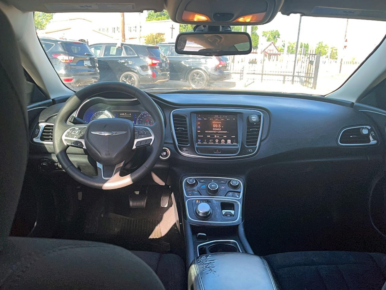 CHRYSLER 200