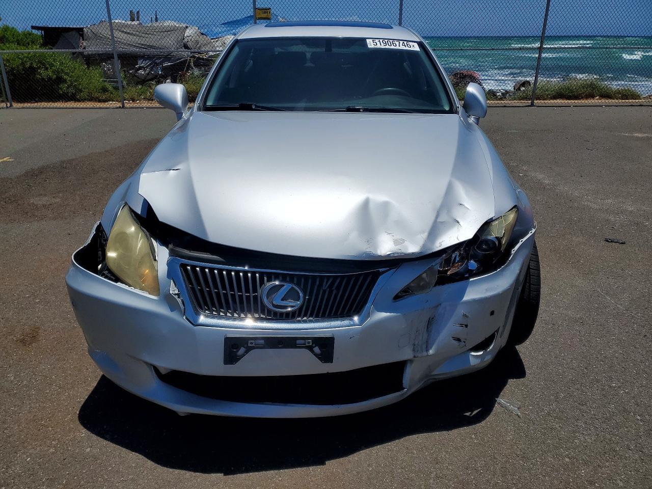 LEXUS IS