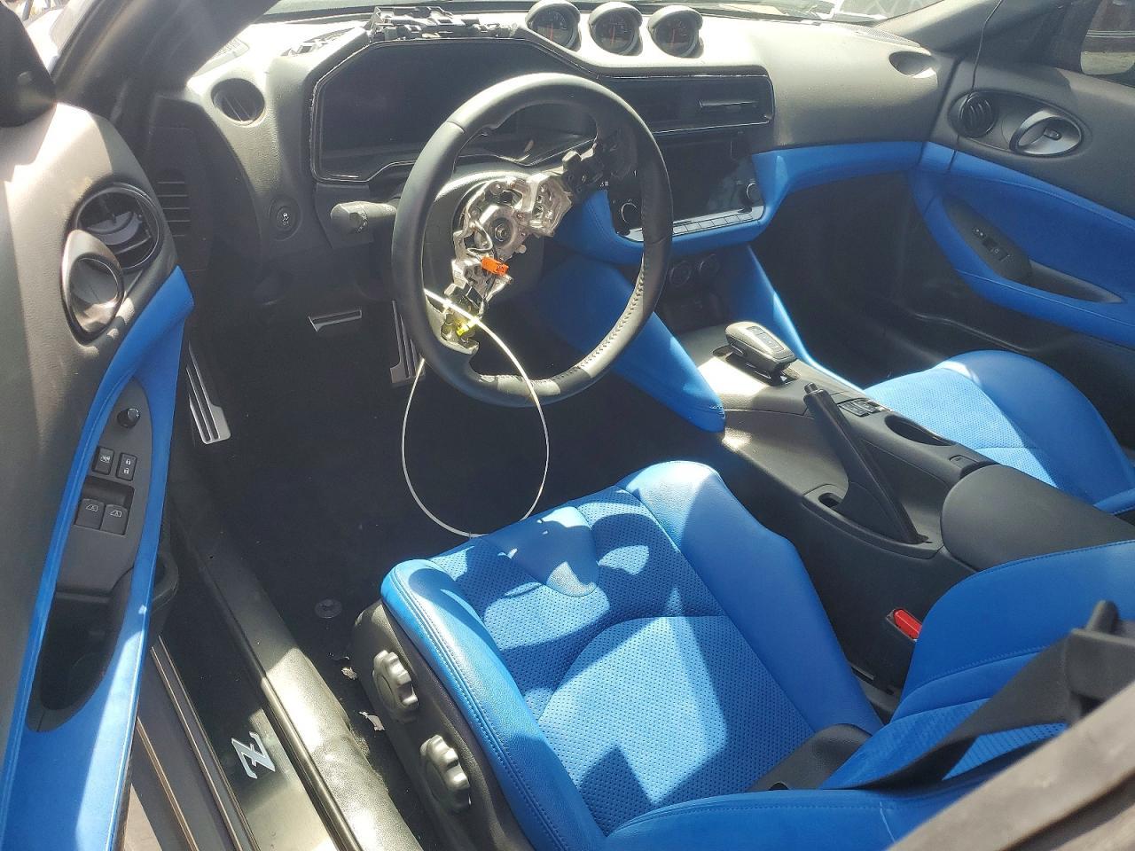 NISSAN Z