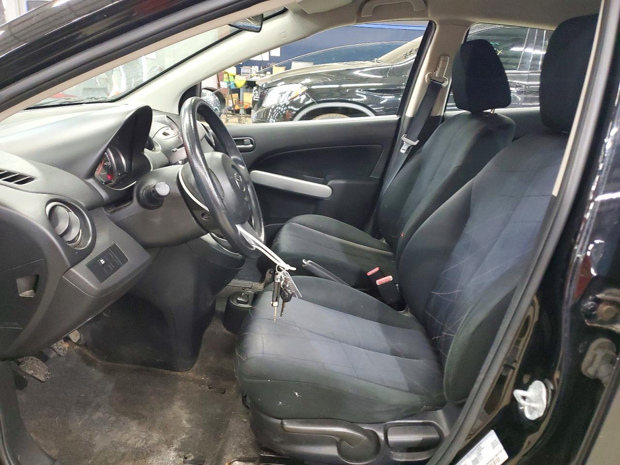 MAZDA 2