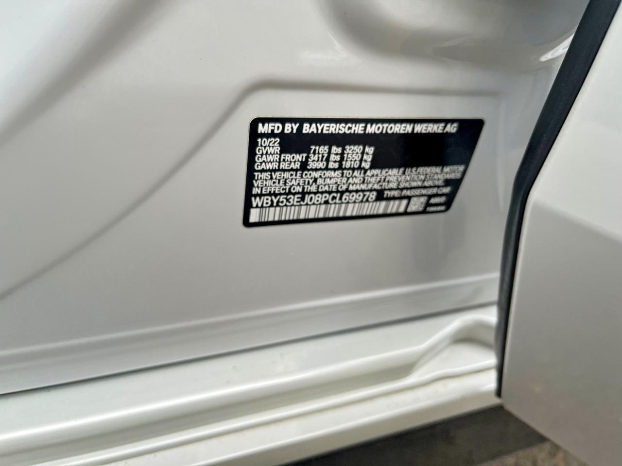 BMW I7