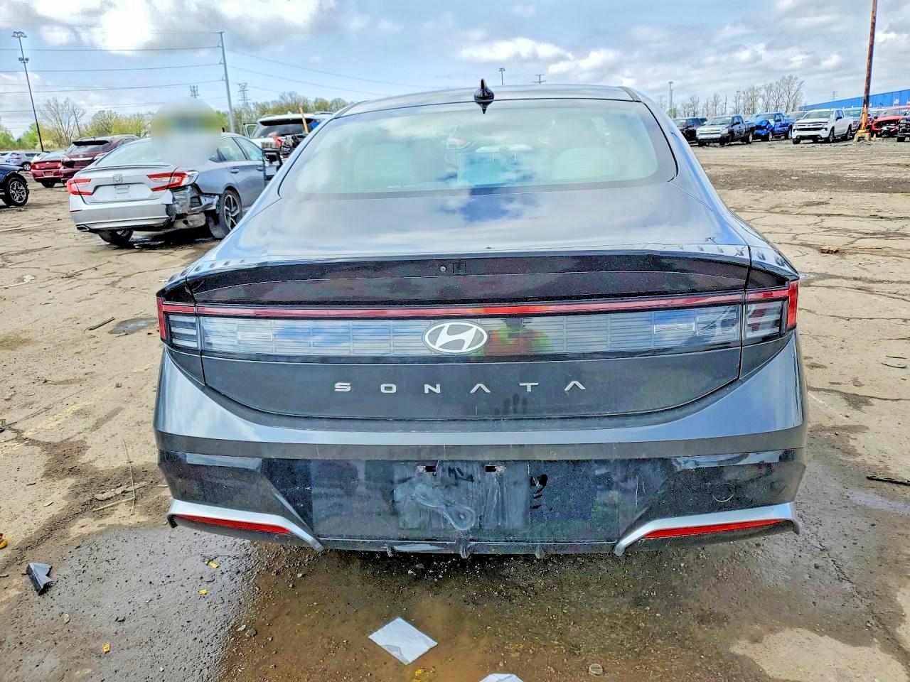 HYUNDAI SONATA
