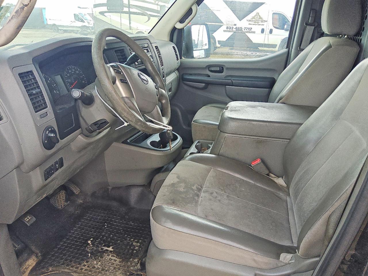NISSAN NV